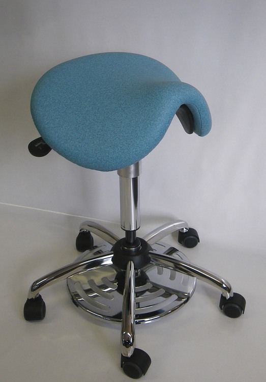 tabouret selle medical commande au pied 37di